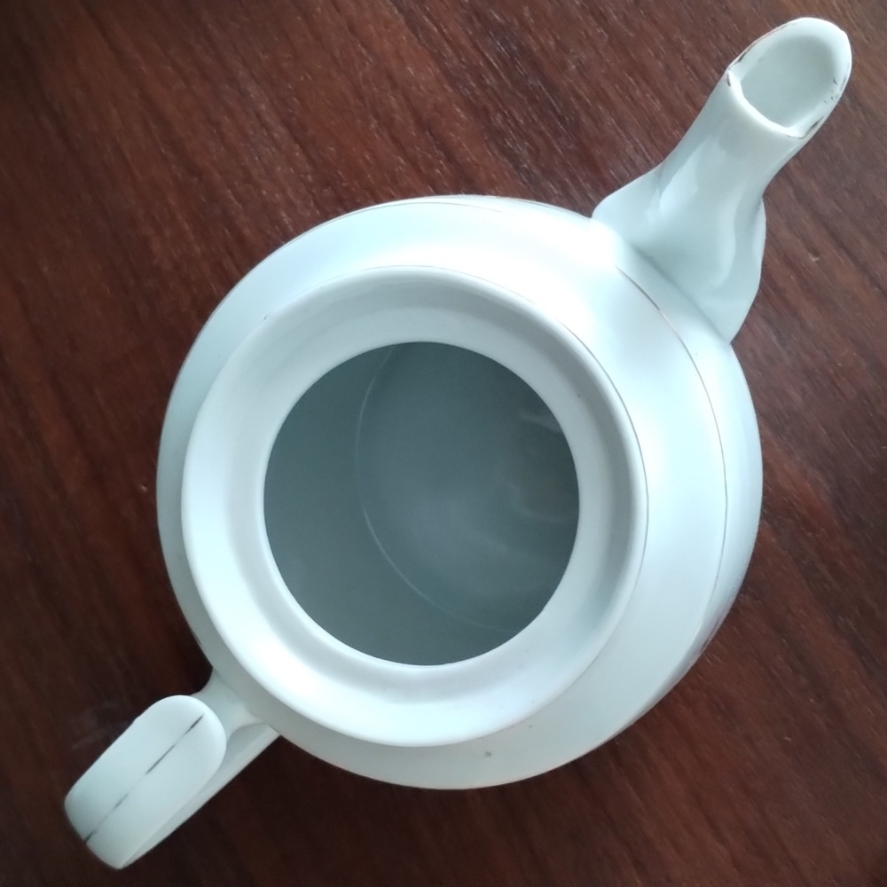 Porcelain Teapot - Picture 5 of 7